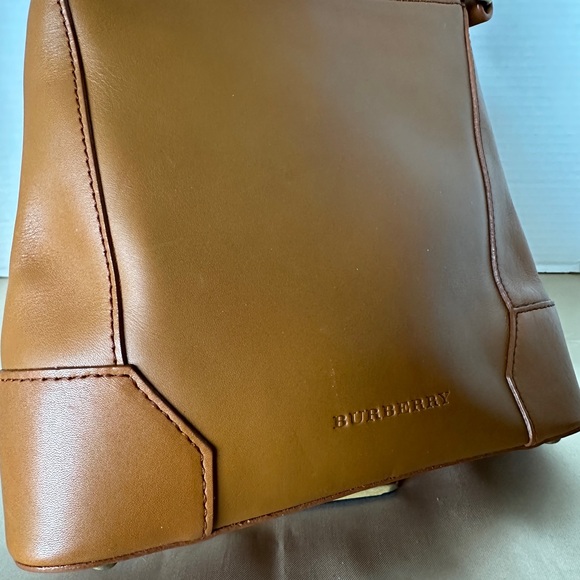 ✋Rare✋Limited Edition ✋Burberry Leather Nova Check Crossbody/Shoulder Bag. - Picture 6 of 17